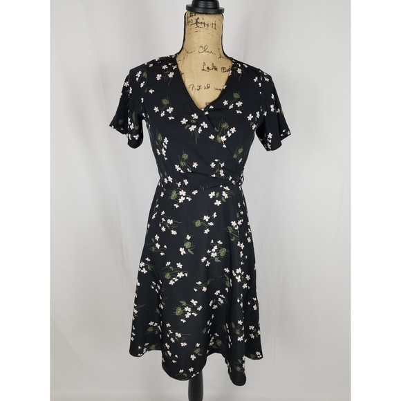 V-neck Floral Summer Midi Dress - Picture 2 of 4